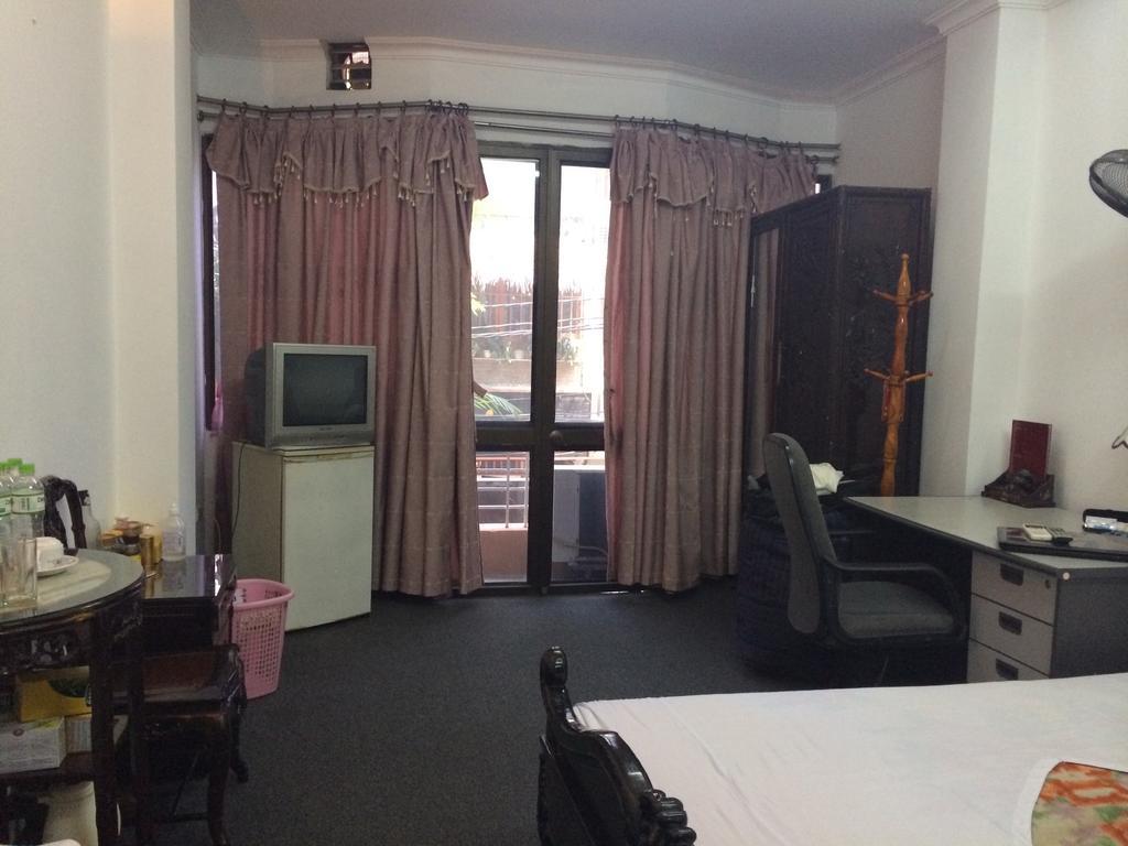 Ngoc Linh Hotel Hanoi Room photo