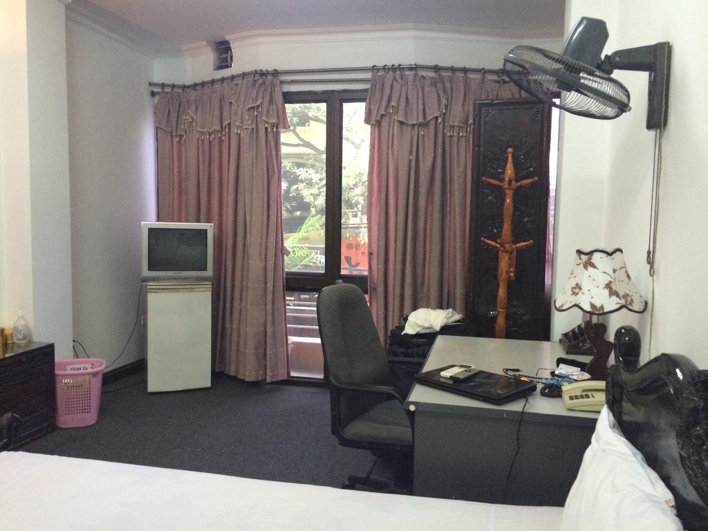Ngoc Linh Hotel Hanoi Room photo